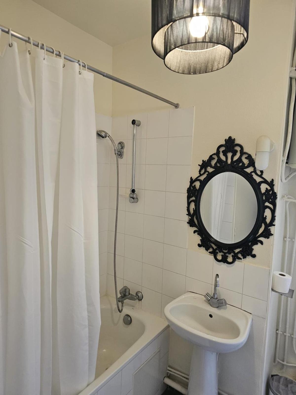 Cozy Apartment In The Heart Of The 10Th Paris Bagian luar foto